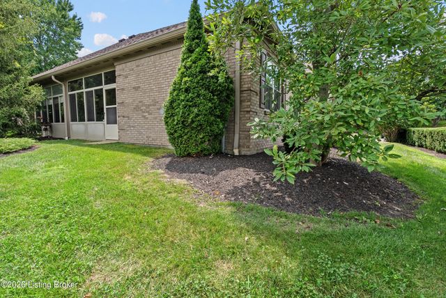 1301 Black Spruce Ln, Louisville, KY 40243