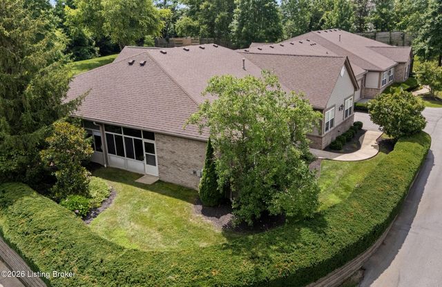 1301 Black Spruce Ln, Louisville, KY 40243