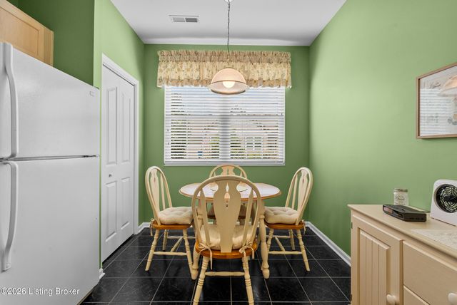 1301 Black Spruce Ln, Louisville, KY 40243