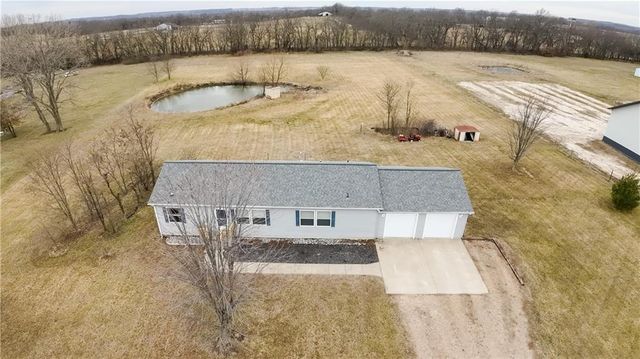 526 NW 1421st Road, Holden, MO 64040