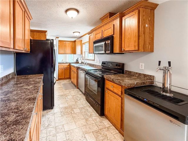 526 NW 1421st Road, Holden, MO 64040