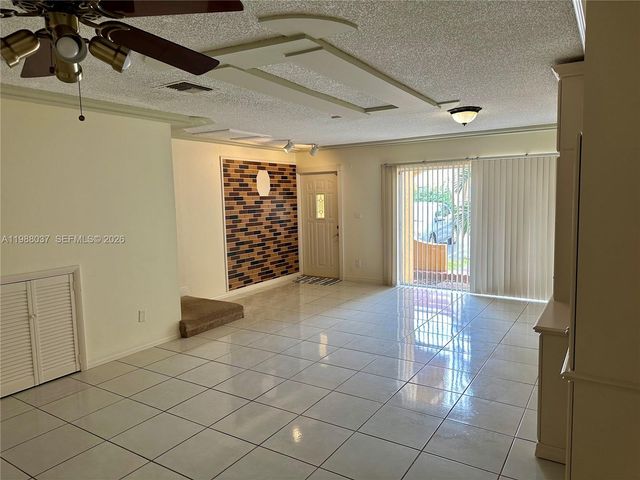 13705 SW 84th St F, Miami, FL 33183