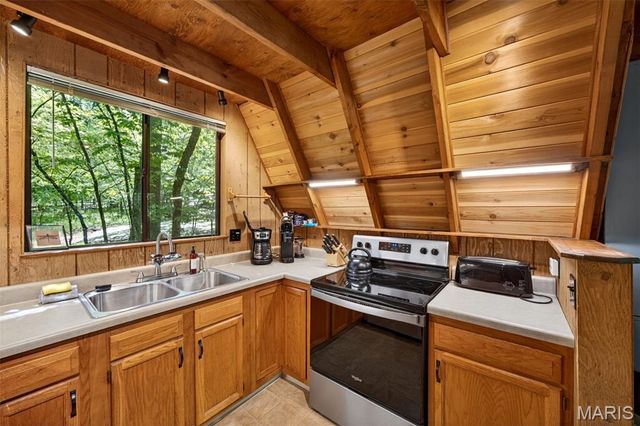 677 Whitetail Creek Drive, Innsbrook, MO 63390