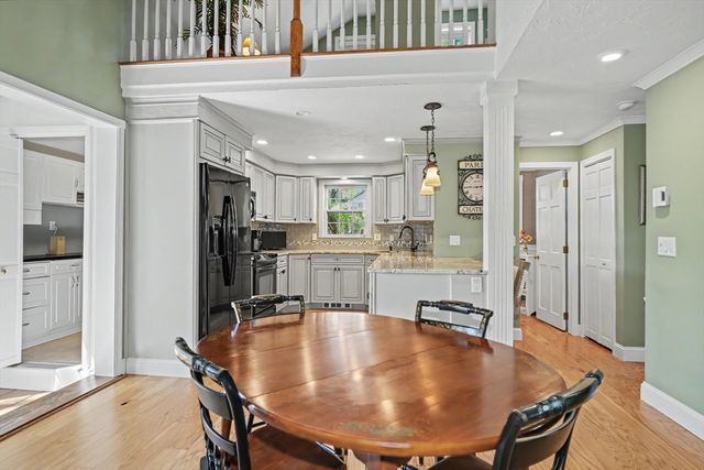 4 Newell Dr, Medfield, MA 02052