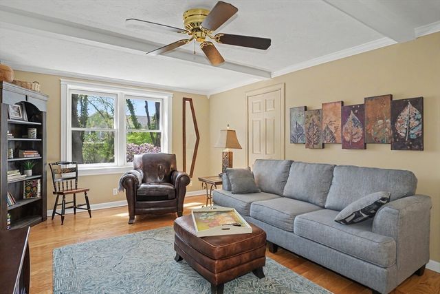 4 Newell Dr, Medfield, MA 02052