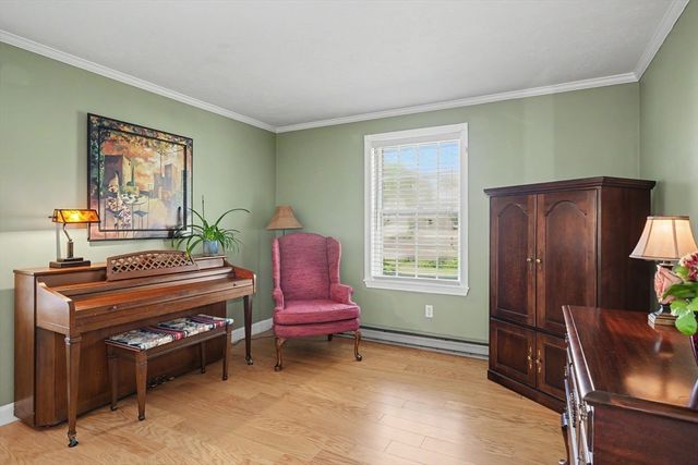 4 Newell Dr, Medfield, MA 02052