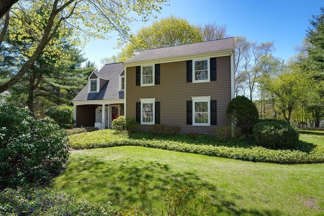 4 Newell Dr, Medfield, MA 02052