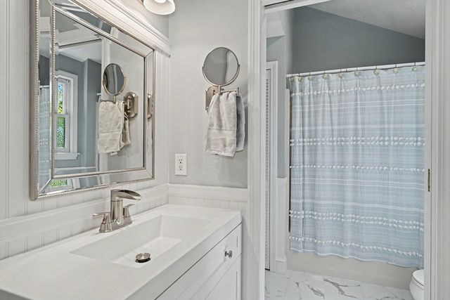 4 Newell Dr, Medfield, MA 02052