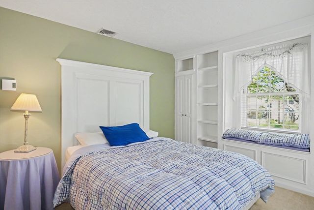 4 Newell Dr, Medfield, MA 02052