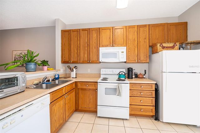 10124 REGENT SQUARE DRIVE 206, Orlando, FL 32825