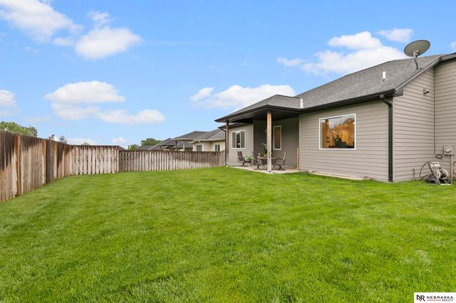 8816 Buckley Creek Road, Lincoln, NE 68520