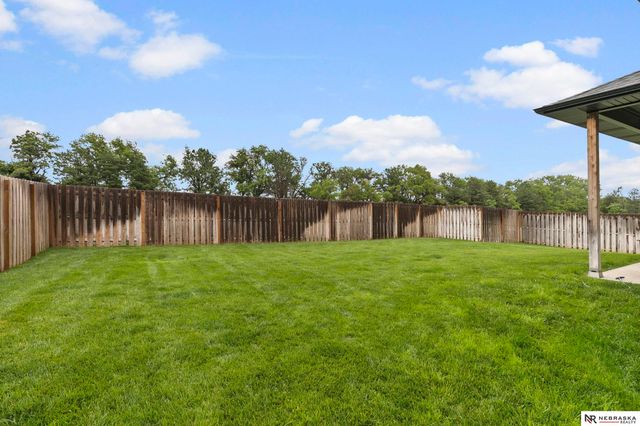 8816 Buckley Creek Road, Lincoln, NE 68520