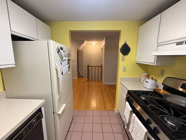 50 Ash Ave A, Somerville, MA 02145