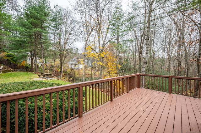 27 High Street, New Hartford, CT 06057