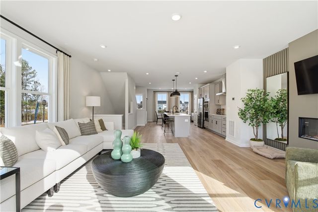 425 Burden Dr, Glen Allen, VA 23060