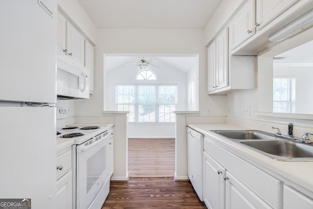 12300 Apache Avenue APT 704, Savannah, GA 31419