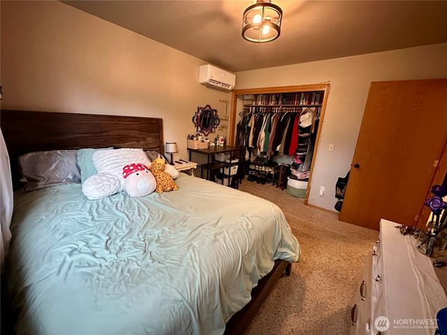 970 N Colony Surf Drive, Lilliwaup, WA 98555