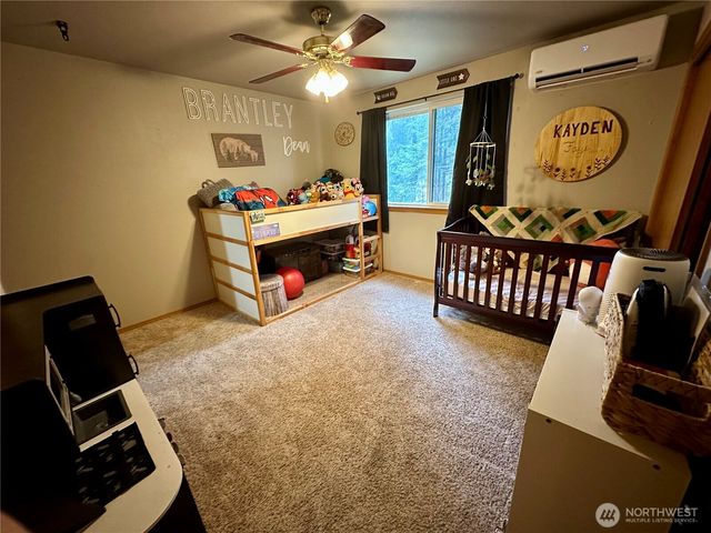 970 N Colony Surf Drive, Lilliwaup, WA 98555