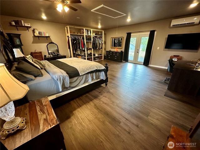 970 N Colony Surf Drive, Lilliwaup, WA 98555