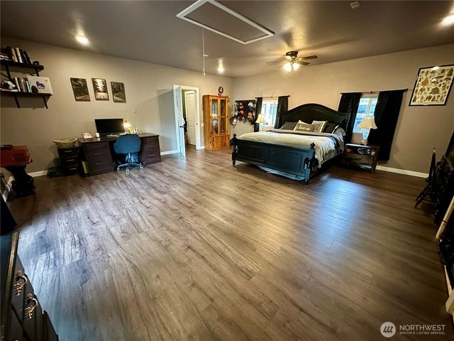 970 N Colony Surf Drive, Lilliwaup, WA 98555