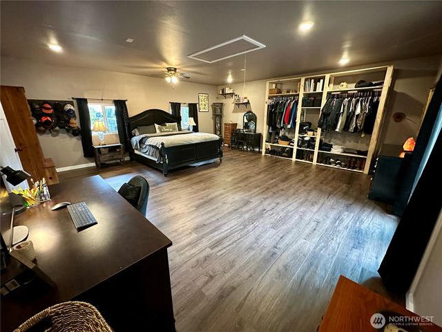 970 N Colony Surf Drive, Lilliwaup, WA 98555