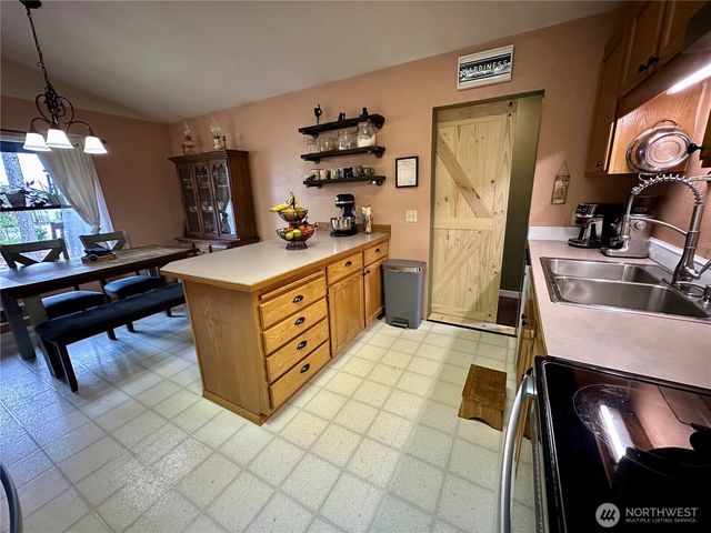 970 N Colony Surf Drive, Lilliwaup, WA 98555