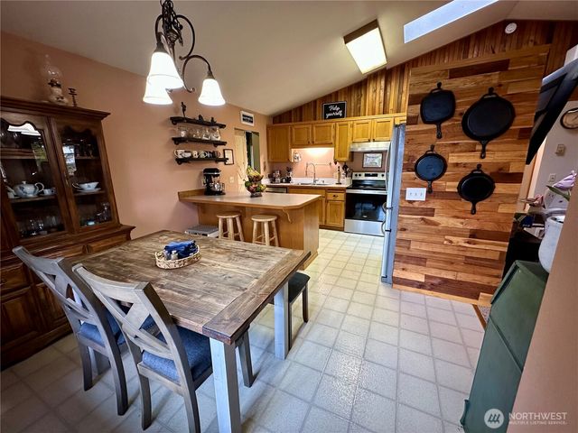 970 N Colony Surf Drive, Lilliwaup, WA 98555