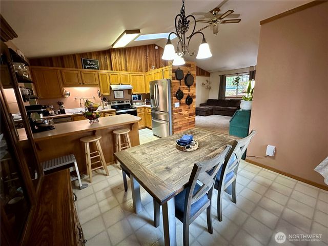 970 N Colony Surf Drive, Lilliwaup, WA 98555