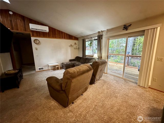 970 N Colony Surf Drive, Lilliwaup, WA 98555