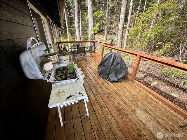 970 N Colony Surf Drive, Lilliwaup, WA 98555