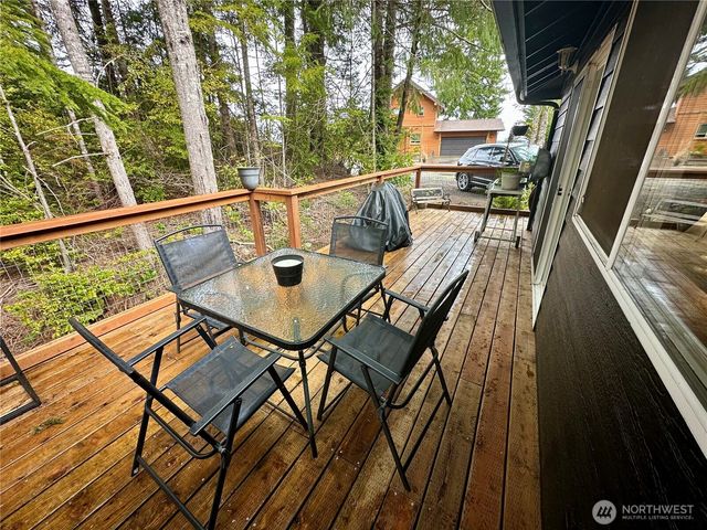 970 N Colony Surf Drive, Lilliwaup, WA 98555