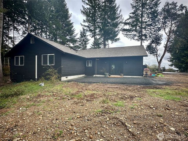 970 N Colony Surf Drive, Lilliwaup, WA 98555