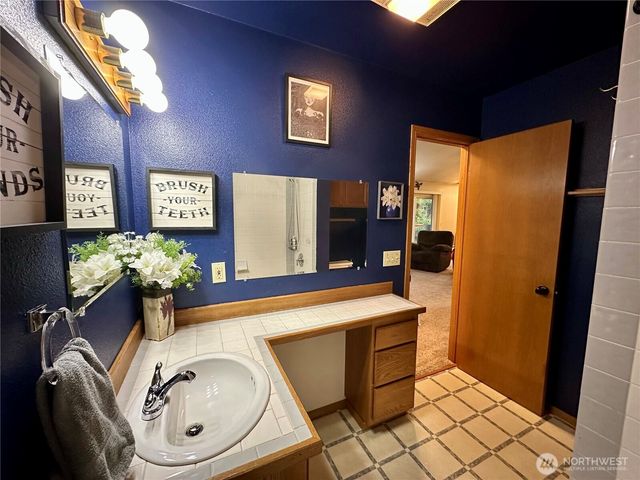 970 N Colony Surf Drive, Lilliwaup, WA 98555