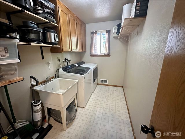 970 N Colony Surf Drive, Lilliwaup, WA 98555