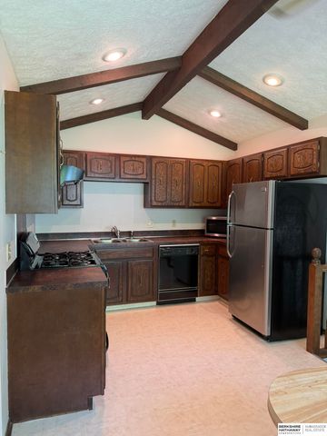 6214 S 150 Street, Omaha, NE 68137