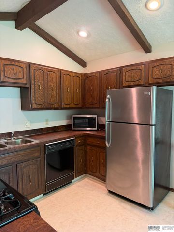 6214 S 150 Street, Omaha, NE 68137