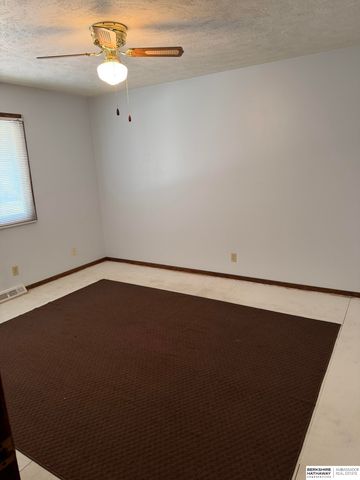 6214 S 150 Street, Omaha, NE 68137