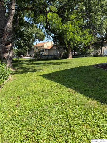 6214 S 150 Street, Omaha, NE 68137