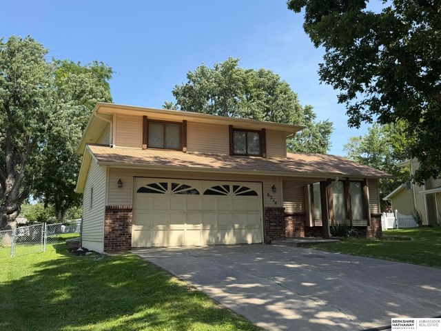 6214 S 150 Street, Omaha, NE 68137