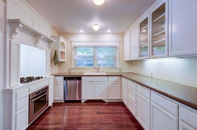 933 E Cambridge Avenue, Fresno, CA 93704