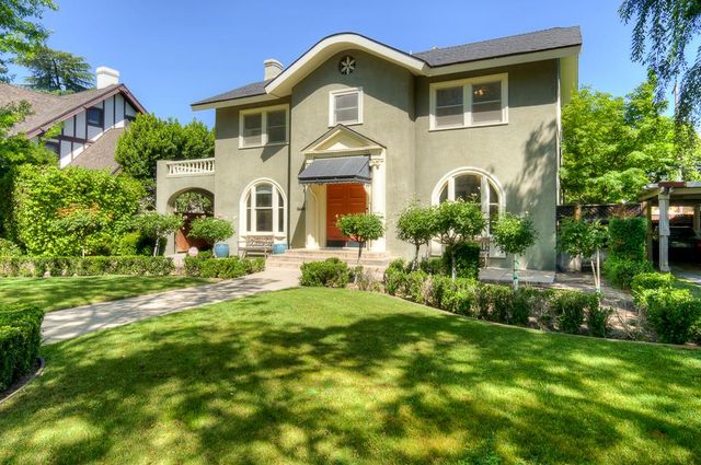 933 E Cambridge Avenue, Fresno, CA 93704