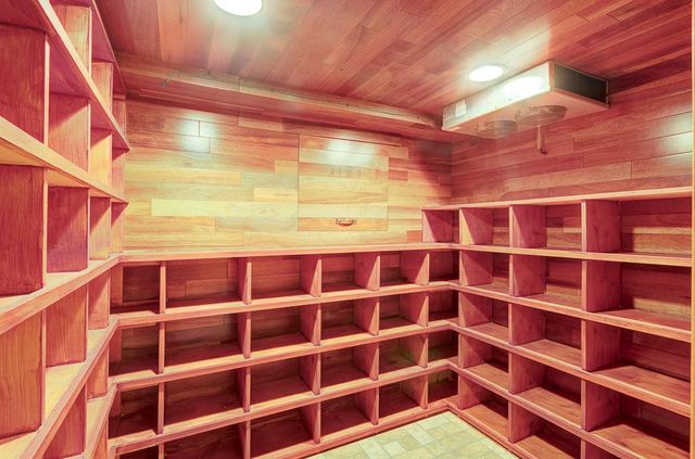 933 E Cambridge Avenue, Fresno, CA 93704