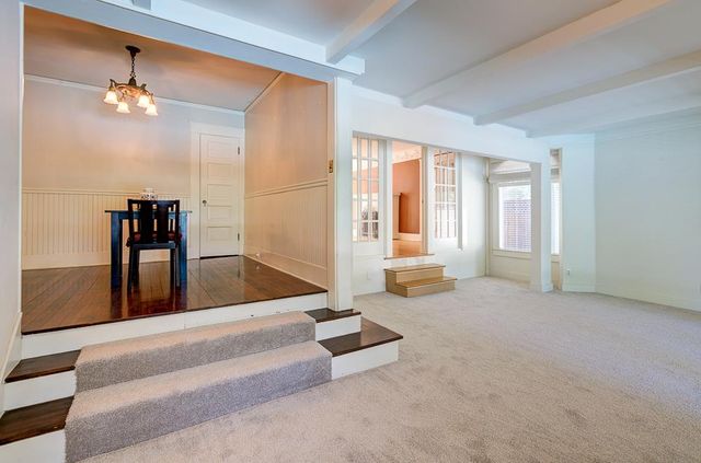 933 E Cambridge Avenue, Fresno, CA 93704