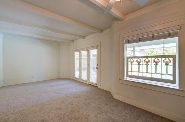 933 E Cambridge Avenue, Fresno, CA 93704