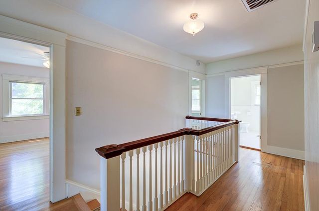 933 E Cambridge Avenue, Fresno, CA 93704