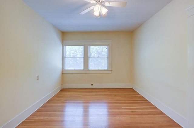 933 E Cambridge Avenue, Fresno, CA 93704