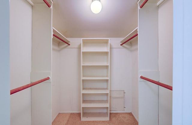 933 E Cambridge Avenue, Fresno, CA 93704