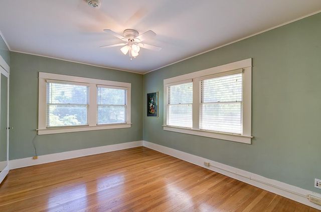 933 E Cambridge Avenue, Fresno, CA 93704