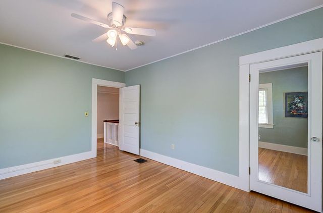 933 E Cambridge Avenue, Fresno, CA 93704