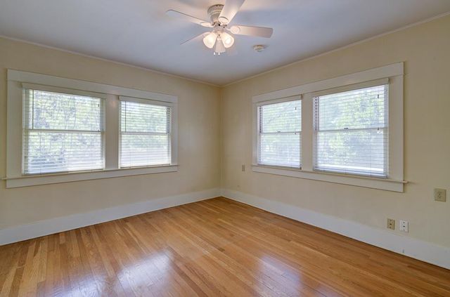 933 E Cambridge Avenue, Fresno, CA 93704